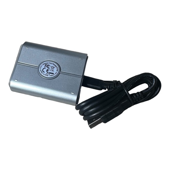 Dynex DX-CR6N1 6-in-1 Memory Card Reader / Writer TESTED - Picture 3 of 3